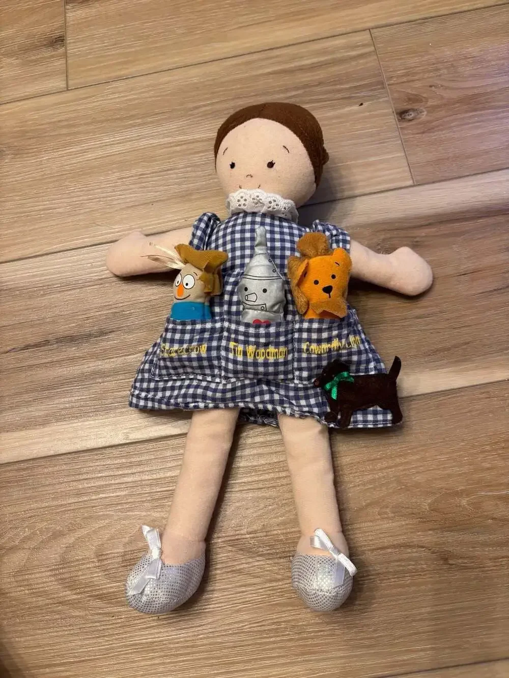 Wizard of Oz Dolly Pockets Dorothy Doll with Finger Puppets